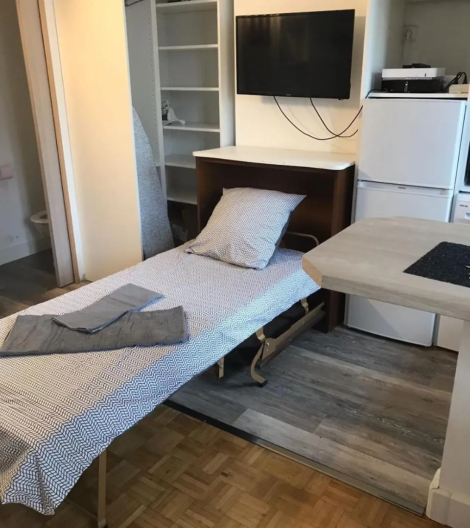 Apartment Studio Du Bel Air Paris