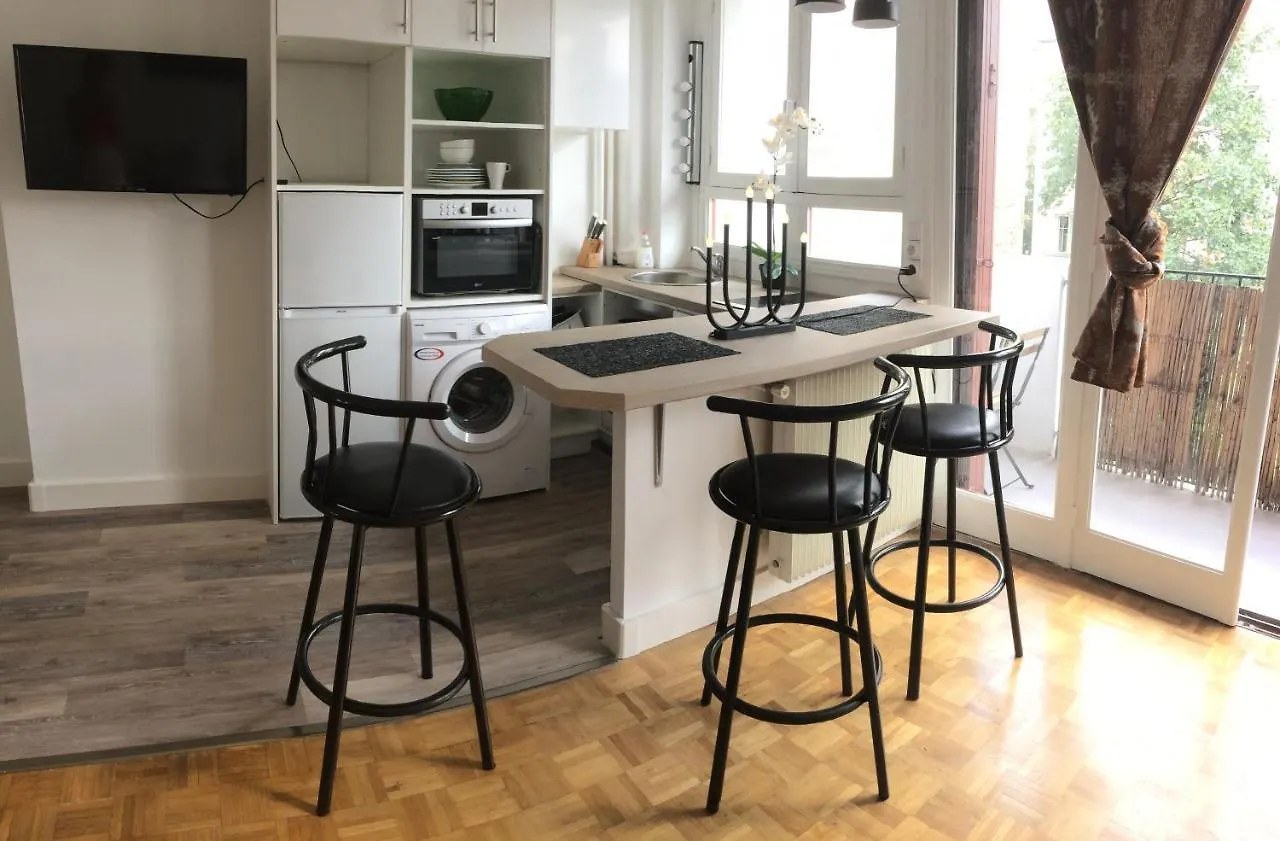Studio Du Bel Air * Paris